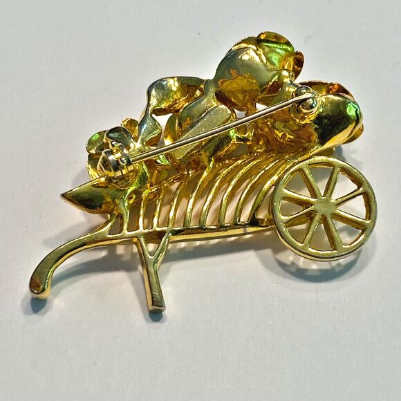 Vintage Gold Brooch Flower Basket Wagon textured dimensional Mid Century pin - Picture 3 of 5
